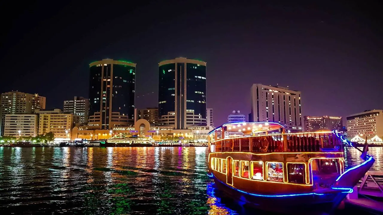 Dhow Cruise Dubai Creek -Travools